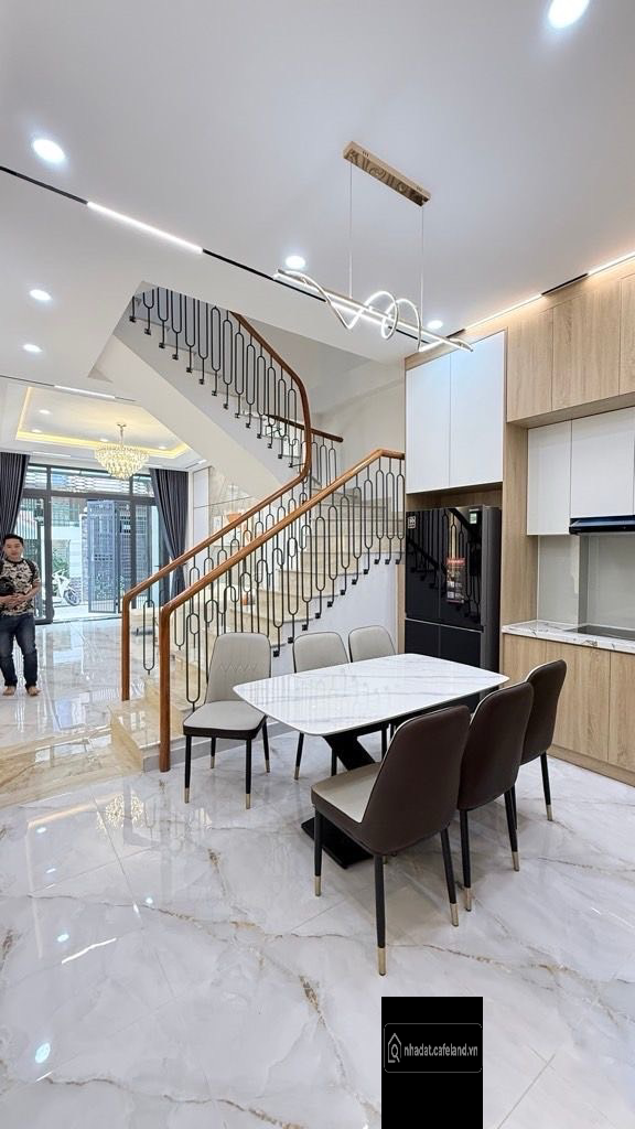 Nhà xây 2025, kiến trúc hiện đại, 4pn4wc, hxh vàonhà. Ngang 4.4m 61m2. Sổ vuông