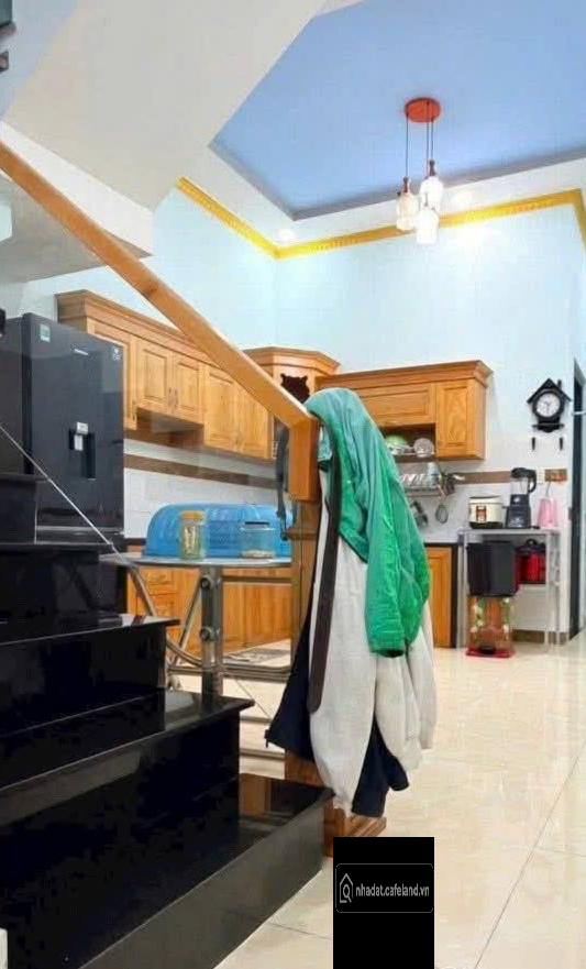 Bán nhà KDC Hoàng Gia Xuyên Á 855tr sổ riêng tặng lại nội thất 0938557926