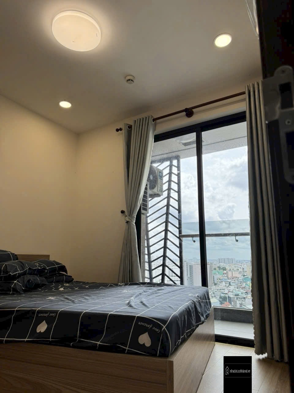 CHUYỂN NHƯỢNG CĂN HỘ TẦNG 18 PARK LEGEND 