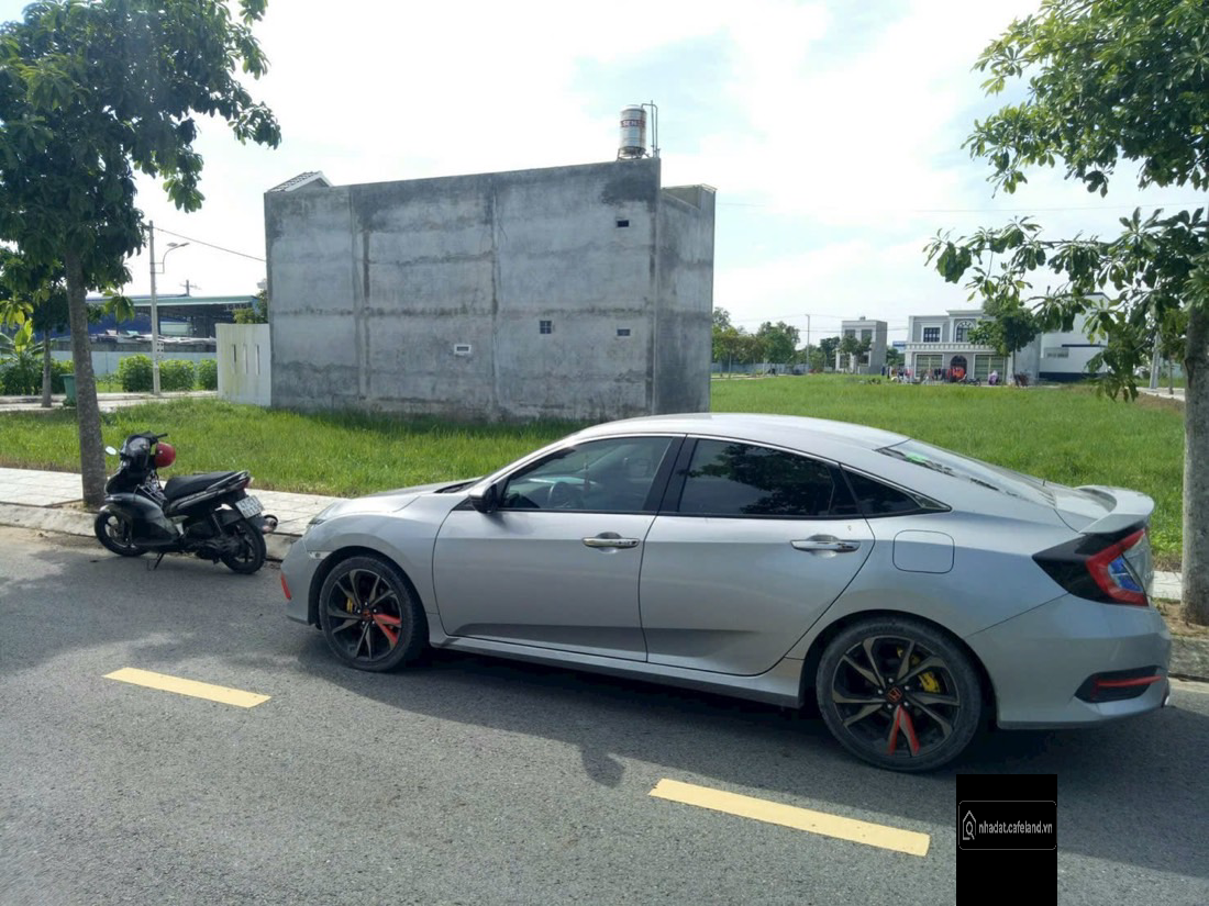 BÁN ĐẤT GIÁ RẺ GẦN KCN  GIÁP TPHCM  Vinhome Hóc Môn- SỔ HỒNG RIÊNG   80m2 - 980 