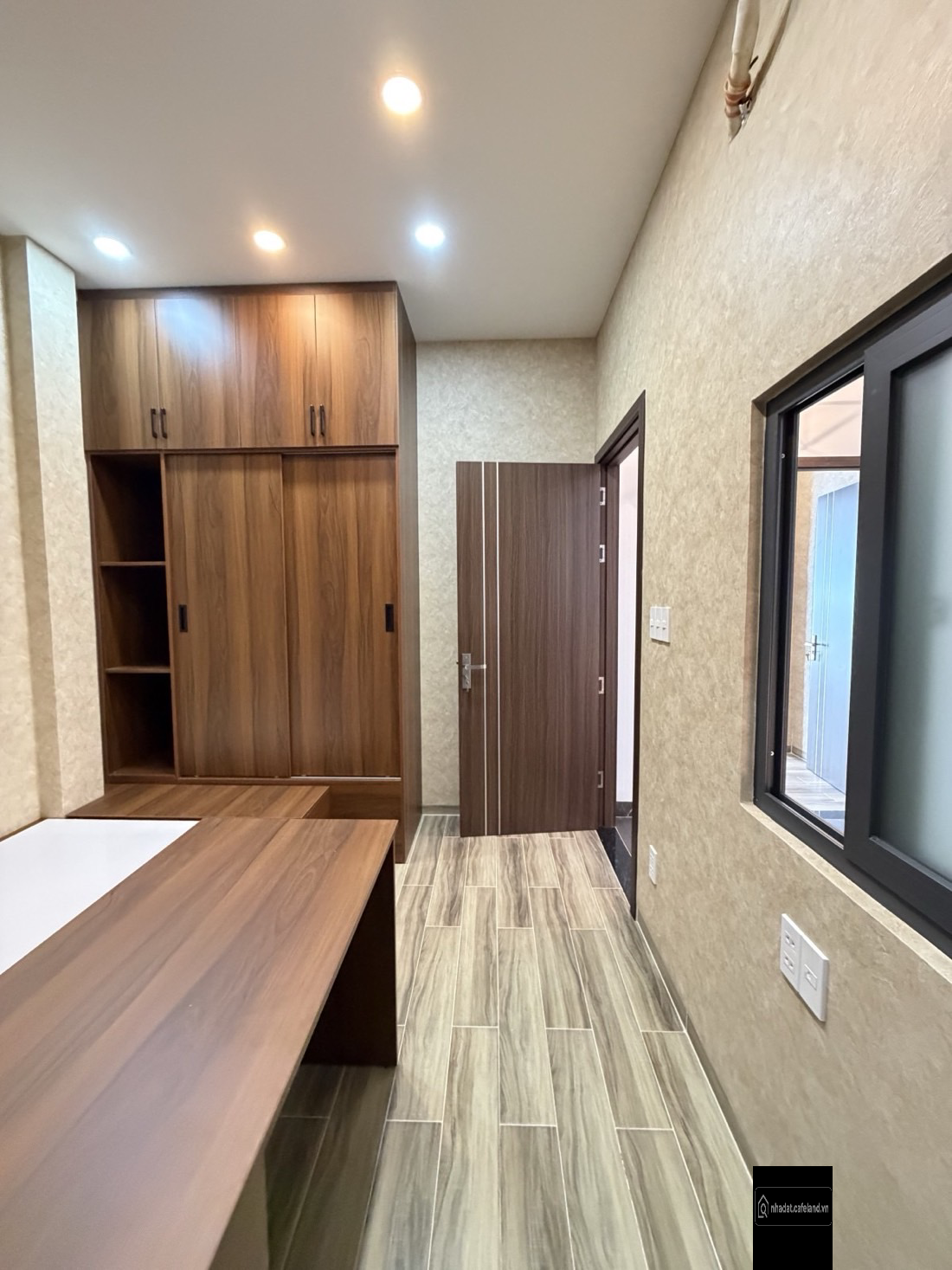 Bán nhà KHU VIP TÂN HƯƠNG – HẺM Ô TÔ 5M – 5mx 12m NHÀ MỚI 3 TẦNG, TẶNG FULL NT