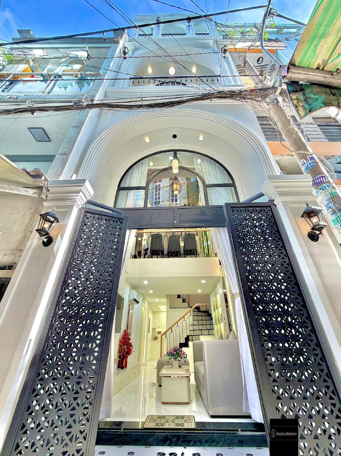 Hẻm 4m sát mặt tiền khu Phan Xích Long - nhà đẹp 4 tầng 4pn. Chỉ 8 tỷ hơn