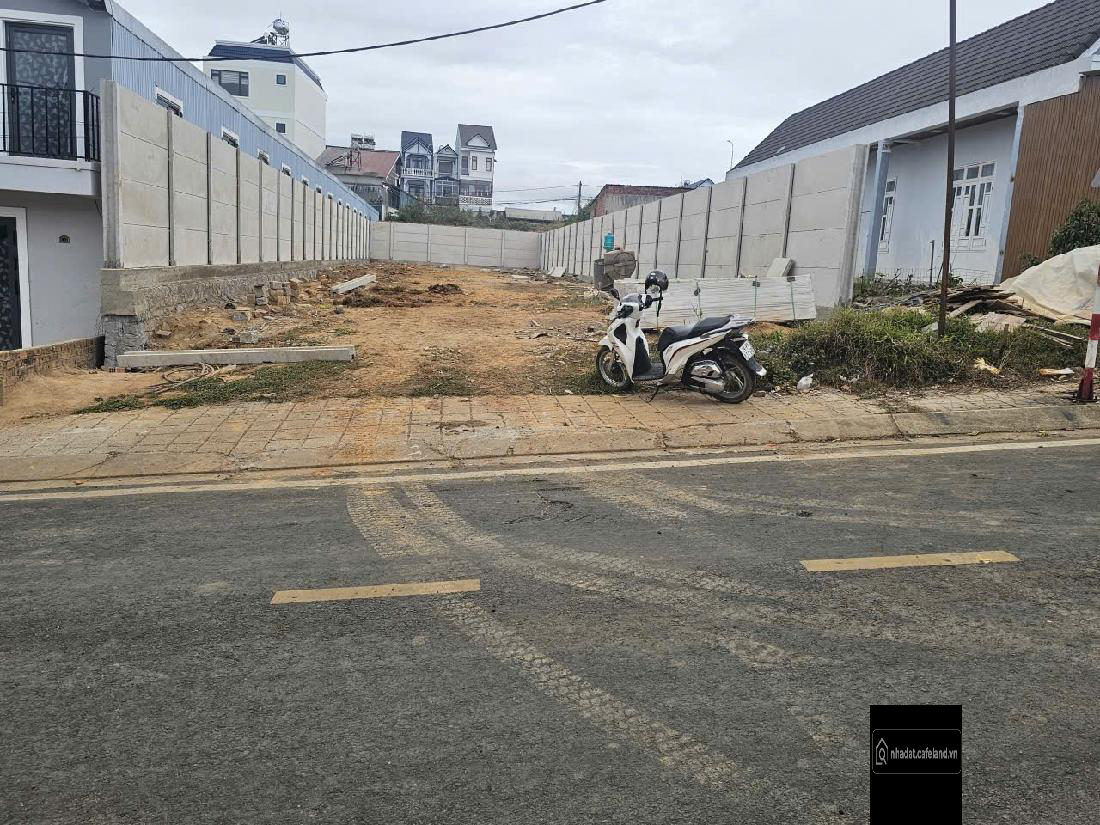 Bán lô đất XD Lạc Dương- Đà Lạt 600m giá 12 tỷ- ngay khu dân cư đông