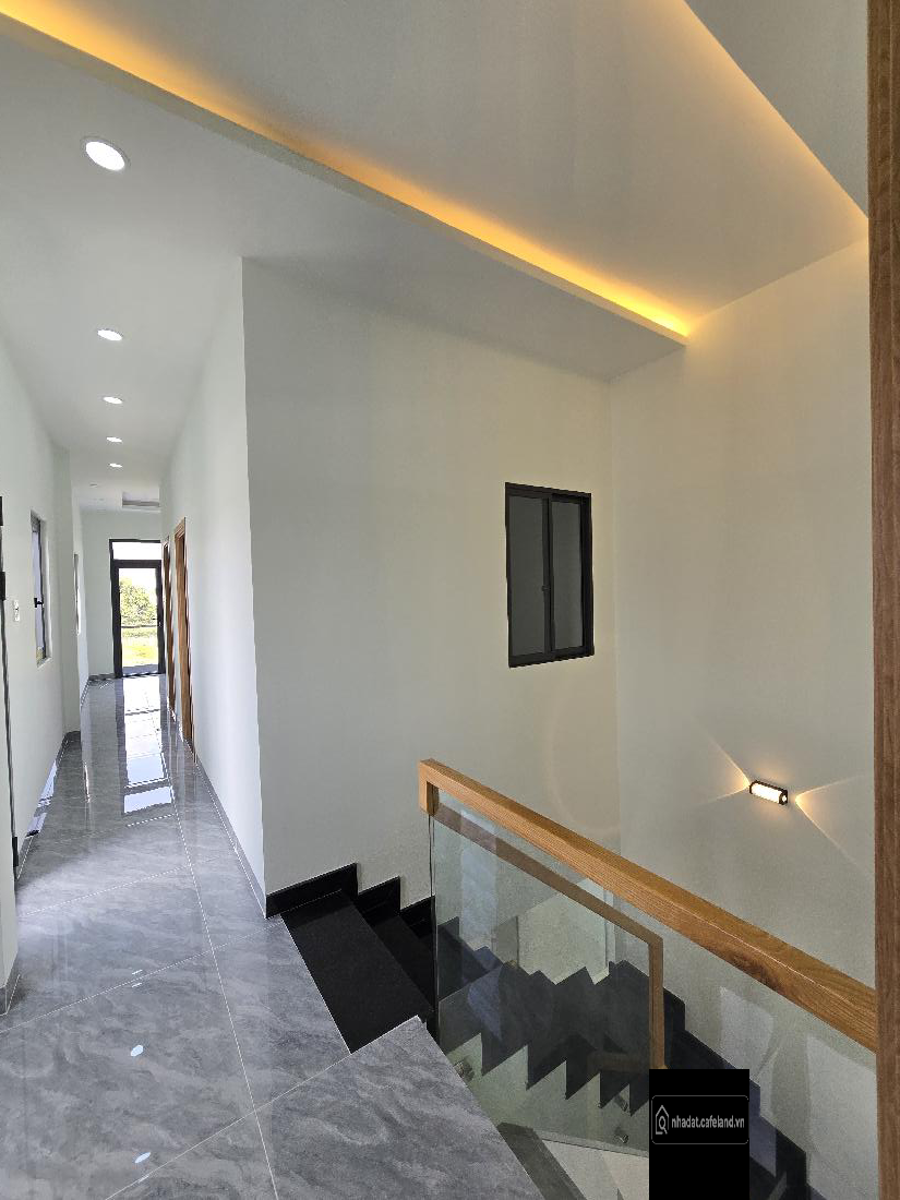 nhà 1 trệt 1 lẩu, đường ô tô thông thoáng