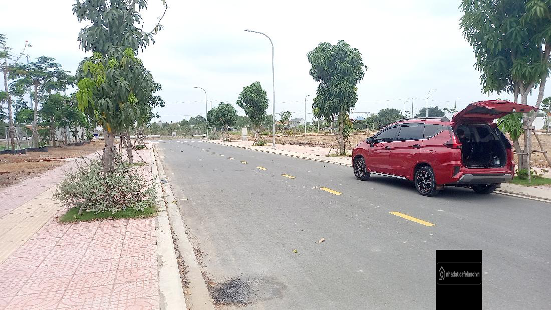 100m2 mặt tiền đường rộng 18.5m, shr,, bao sang tên, giá 1,9 tỷ
