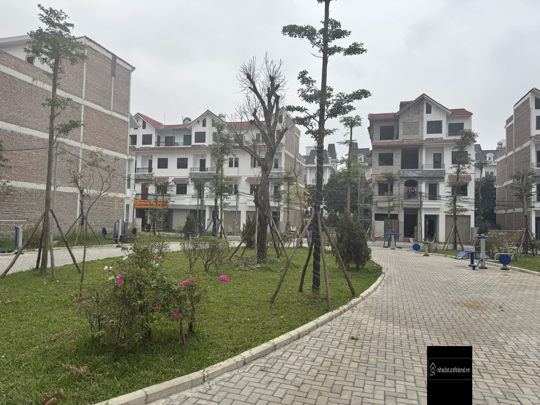 bán LK KĐT Cienco5 Hoài Đức - trục chính 2 mặt thoáng giáp KĐT Lideco - giá 12.x