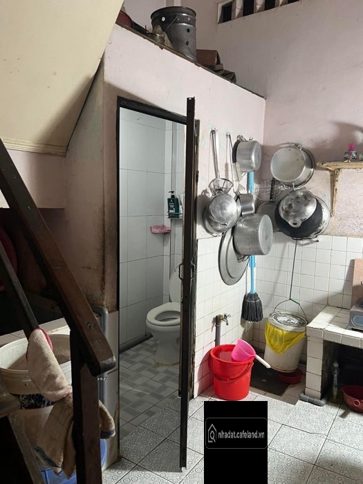 Nhà hẻm xe tải trên đường Nguyễn thiệnThuật, q3, nhà cũ tiện xây mới