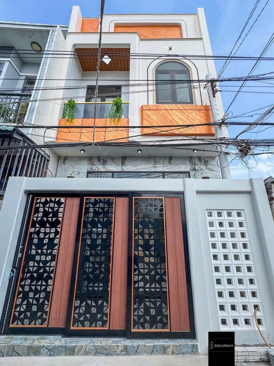 NHÀ TRỆT LẦU MỚI HẺM ĐƯỜNG BÌNH HƯNG