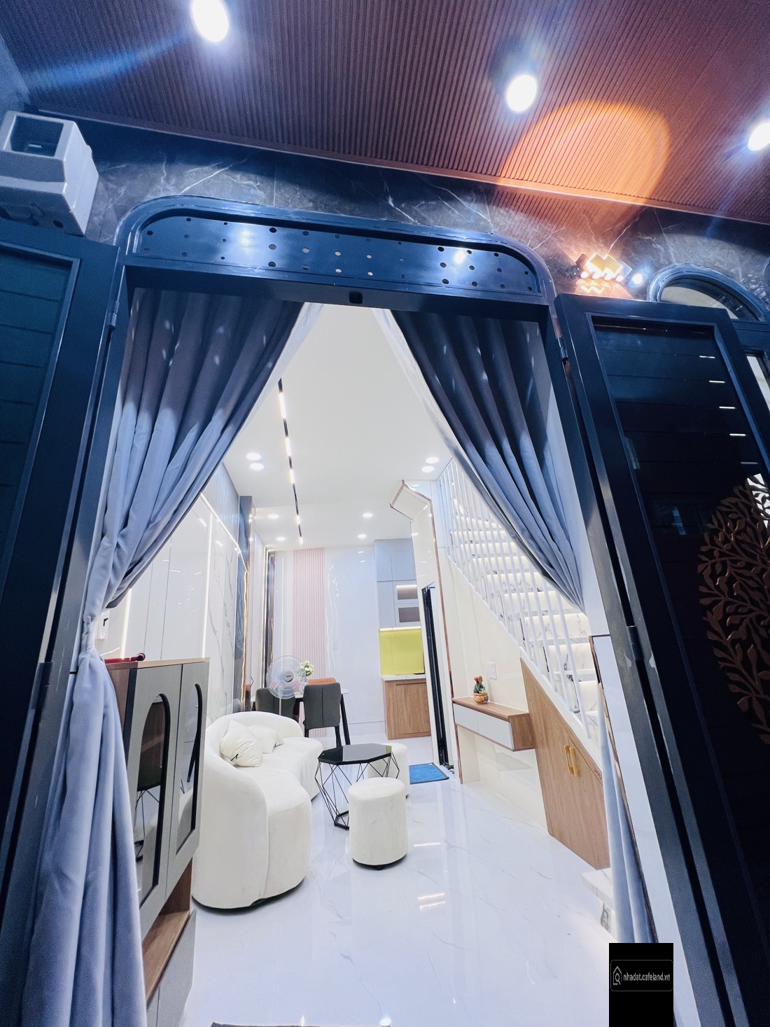 Nhà Gò Vấp sát Lotte Mart - 40 m2 SD 2PN 2WC - sát gara bãi giữ ô tô 24/24