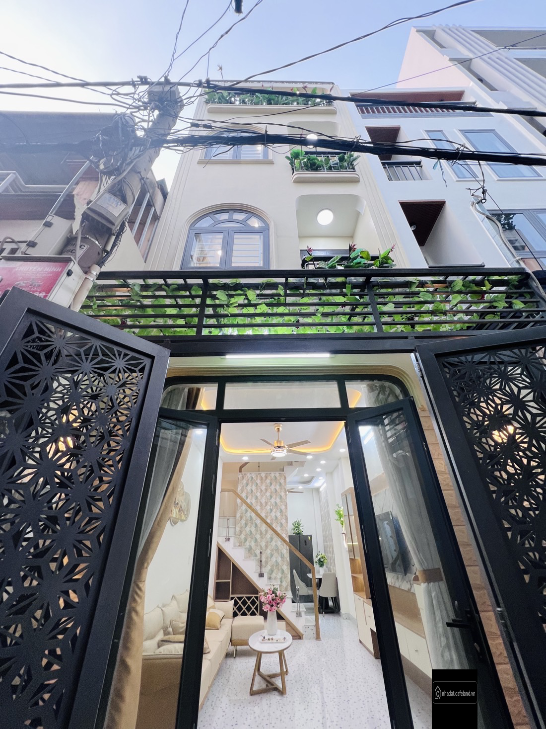 SIÊU PHẨM GÒ VẤP - 3 LẦU SÂN THƯỢNG - FULL NỘI THẤT CAO CẤP - GIÁ 5.59 TỶ