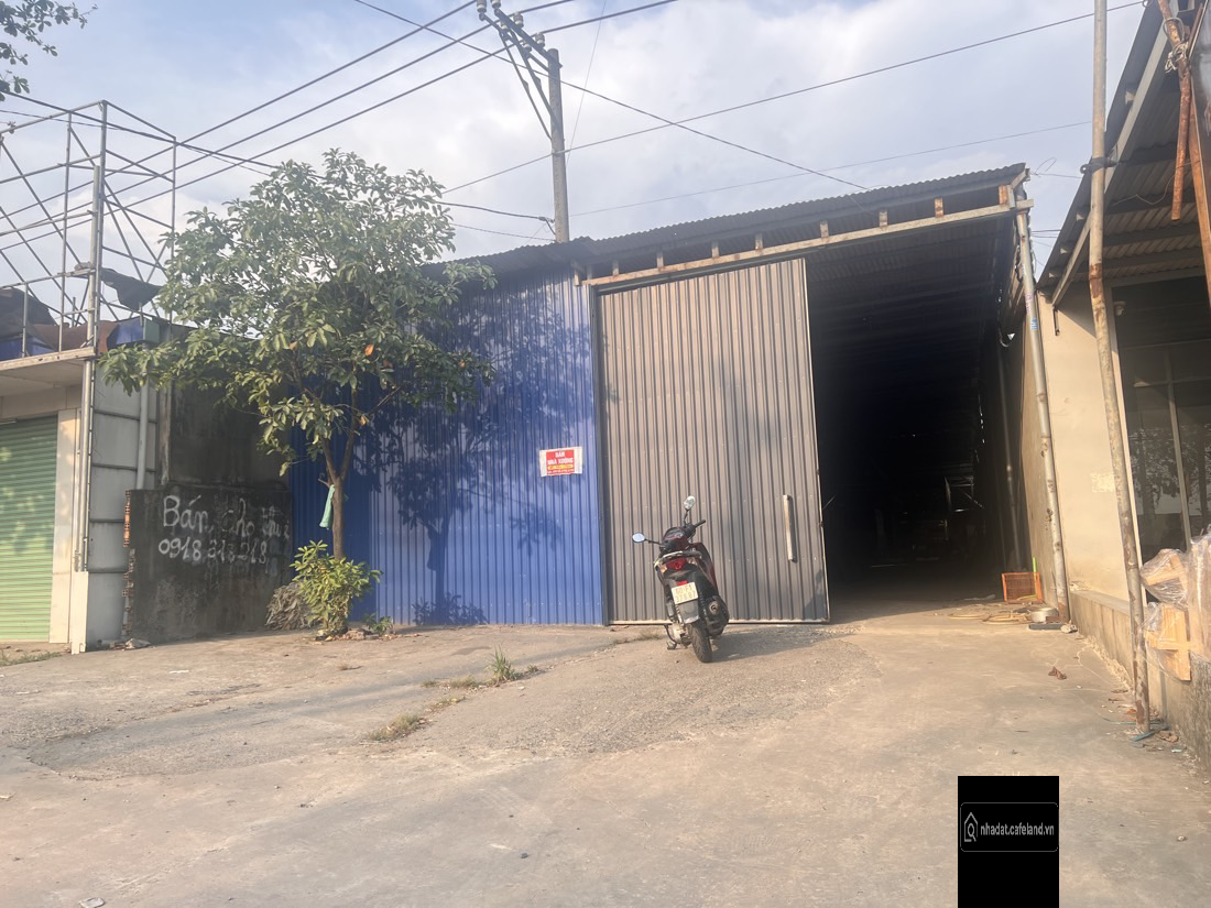 Bán đất 10mx70m  mặt tiền kinh doanh đường lớn xe cộ đông đúc 