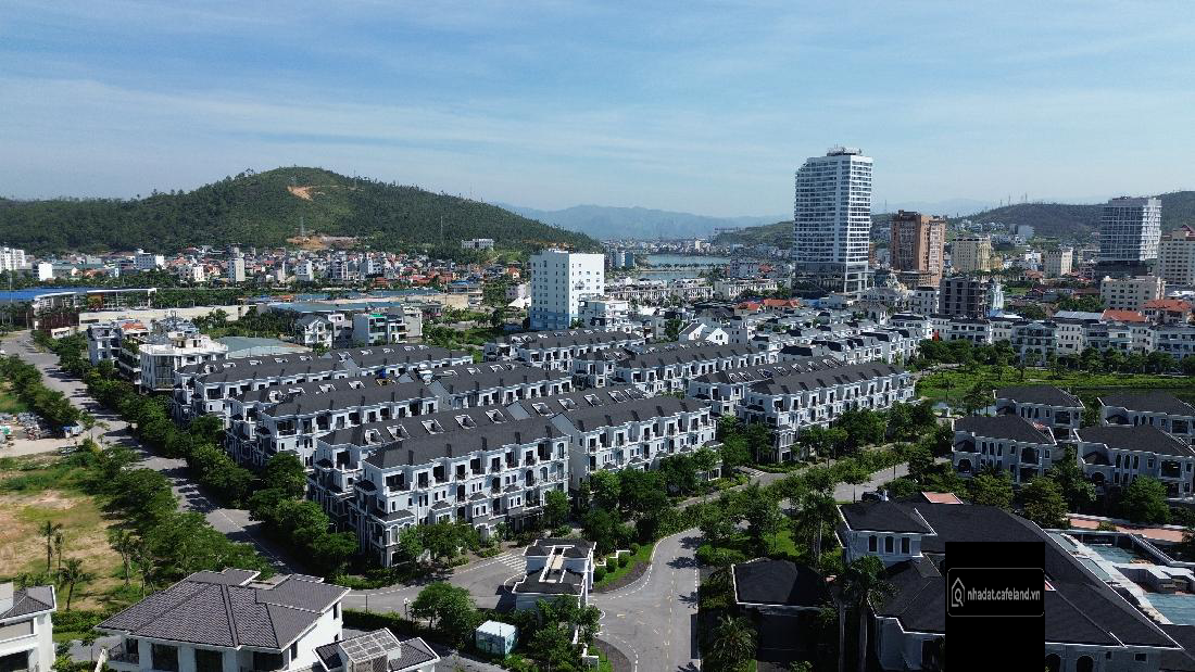 Grandbay Townhouse. Bán căn 105m2-Đông Nam-Áp Góc-P.Bãi Cháy,Hạ Long