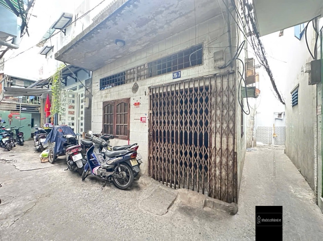 Nhà cũ tiện xây mới, khu vực an ninh yên tĩnh. Ngang hiếm 7m. Nhu cầu thuê cao.
