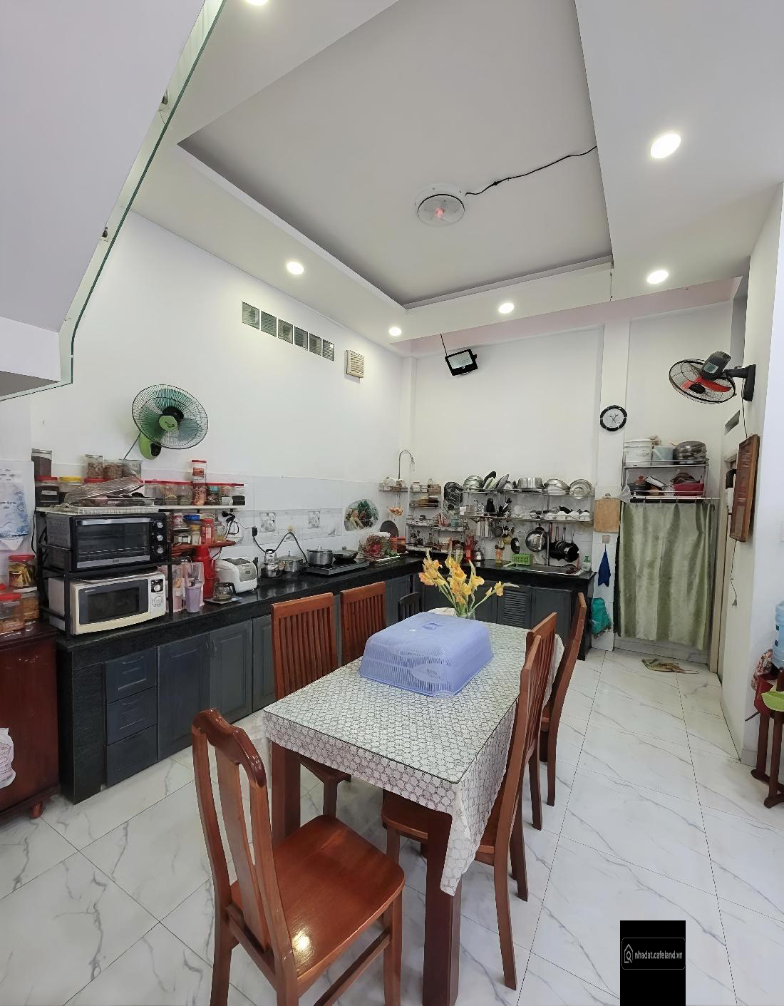 Bán nhà 92m2 đất, chính chủ xây ở đúc thật 3 tầng 5PN cứng cáp, khu CV Làng Hoa