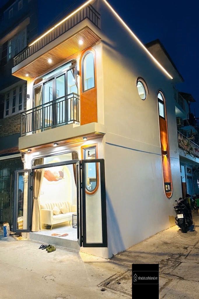 Nhà nhỏ xinh mới, lô góc 2 mặt, 2pn2wc. Hxh, gần chợ. Nội thất đầy đủ