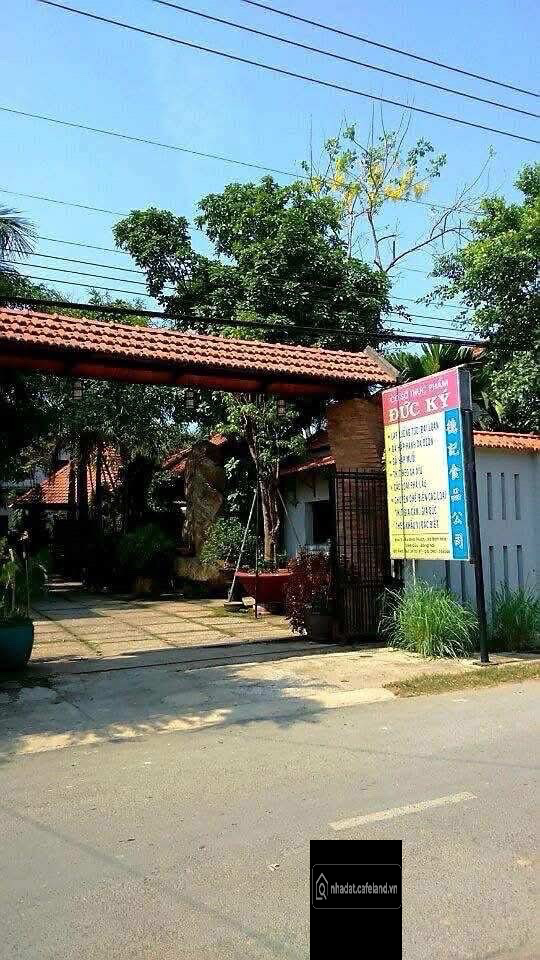 Bán nhà sân vườn mặt tiền  , giáp khu văn miếu Trấn Biên - Biên Hoà tp Đồng Nai