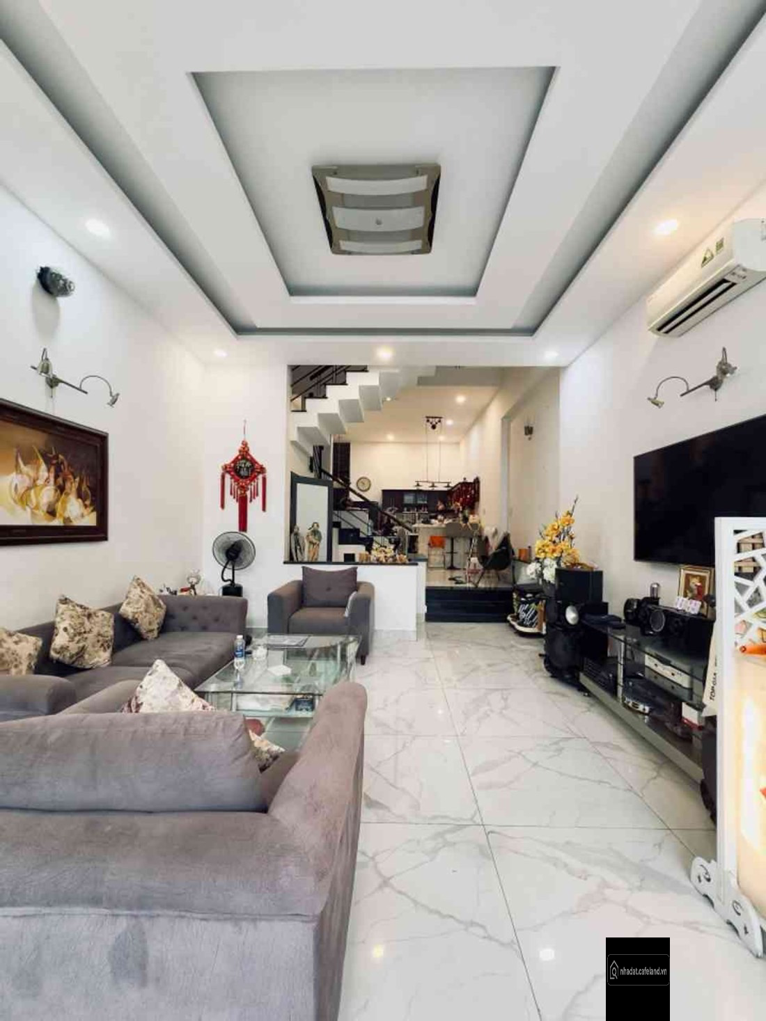 Mặt tiền thụt T.Sa sát q1, nở hậu 5.1m, 110m2. Nhà thông thoáng lấy gió tự nhiên